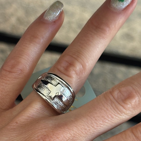 Silver Cross Ring - Picture 2 of 3